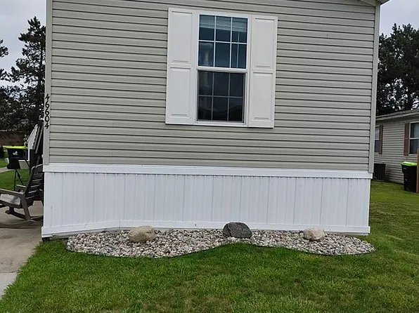 46604 Bonaparte Dr, Macomb, MI 48044