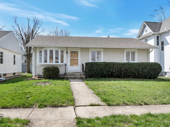 114 W Sumner Ave, Peotone, IL 60468