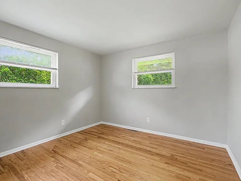 12116 Wincanton Dr — Photo 24