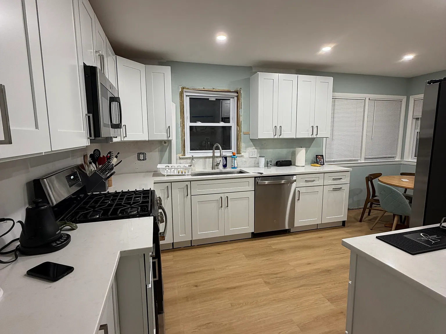 3 bed, 1200 sqft, $2,600 — Photo 3