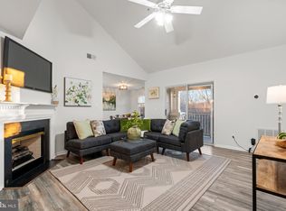 11824 Eton Manor Dr APT 302, Germantown, MD