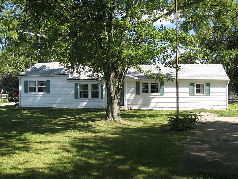 Beautiful home on a huge 1 a