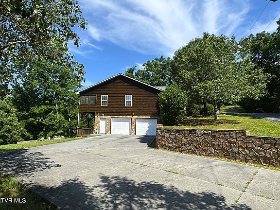 3rd image of 325 Oak Hammock Ln