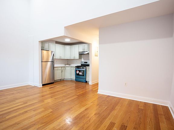 5th image of 10714 166th St