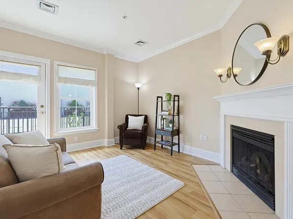 426 Mount Hope St Unit 311, North Attleboro, MA 02760