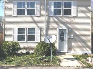 662 Ford Ave, Elgin, IL 60120