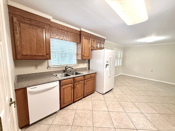 4th image of 3 Pond Rd