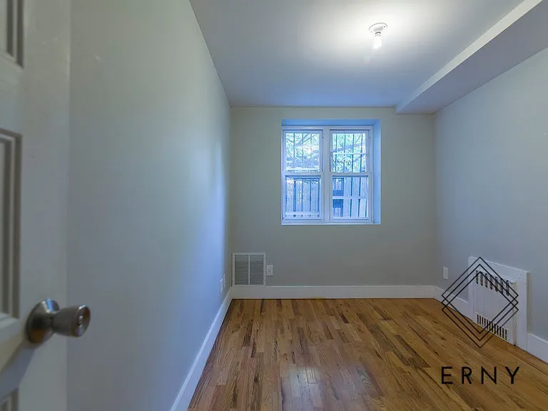 63 Pulaski St #1B — Photo 10