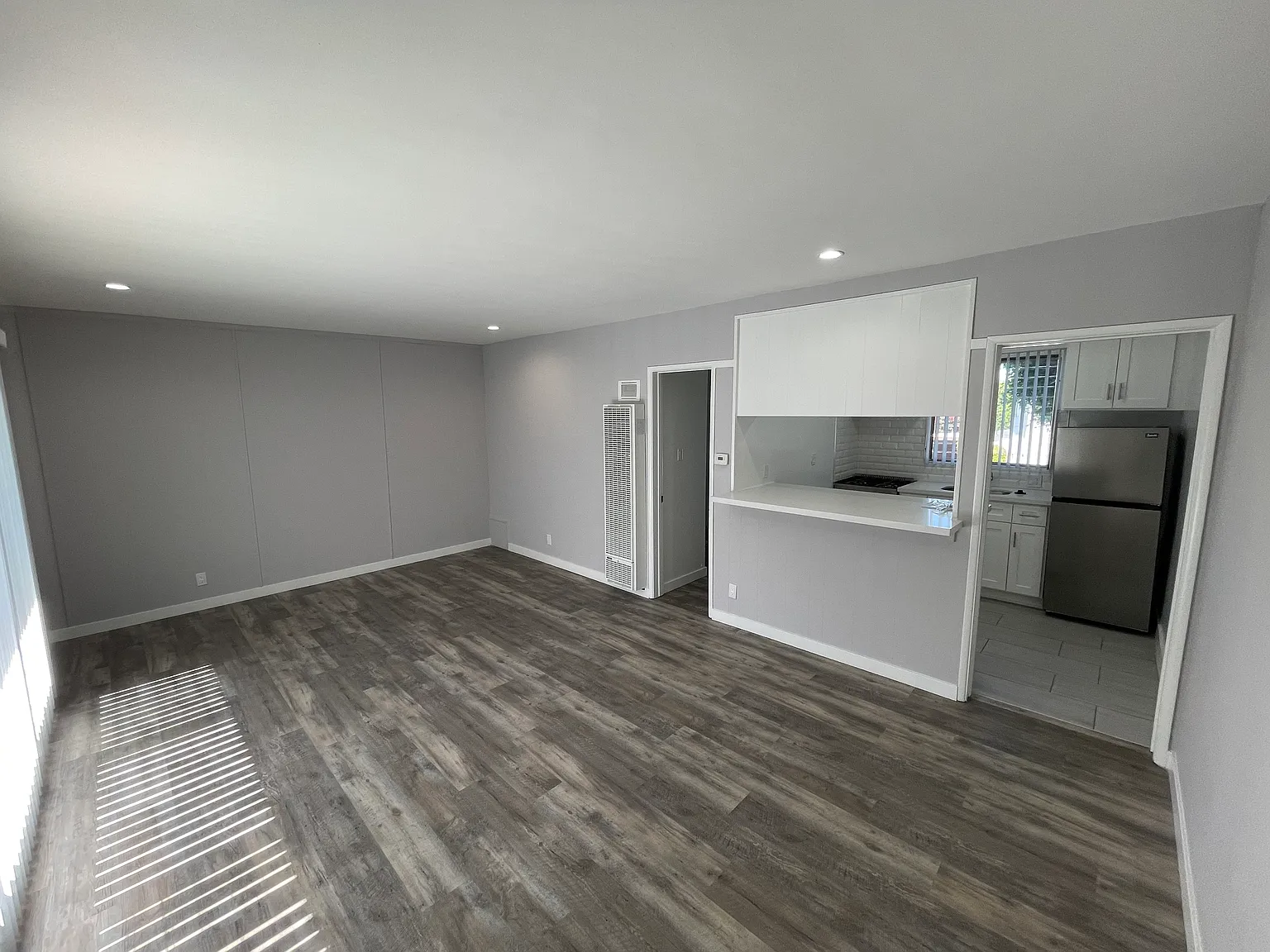 Studio, 450 sqft, $1,895 — Photo 3