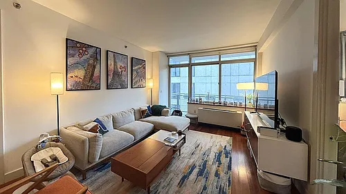 84 Front St #6B Photo 1