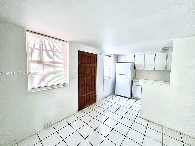 227 Phoenetia Ave #3 — Photo 5