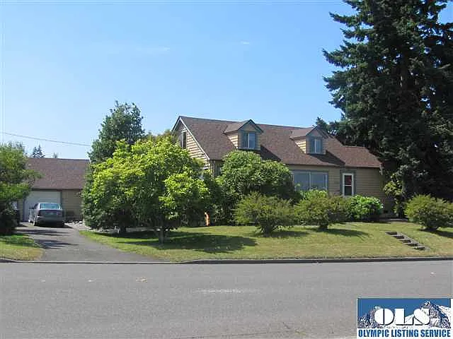 2204 S Laurel St photo 1