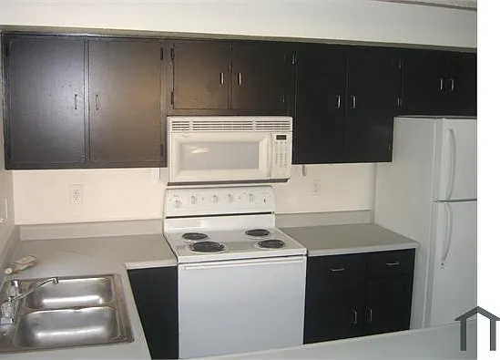2 bed, 1200 sqft, $1,685 — Photo 2