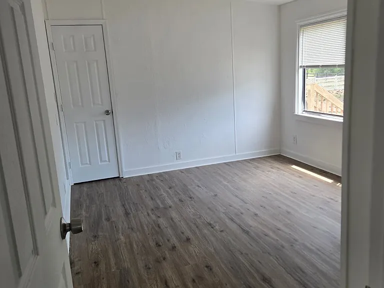 589 Anna Ave — Photo 14
