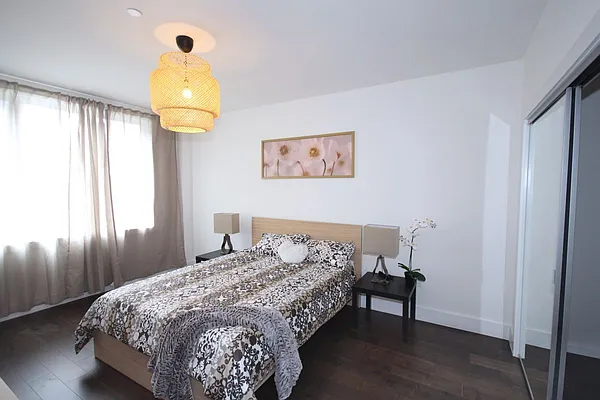 Sold by Starealty Estate LLC | media 21