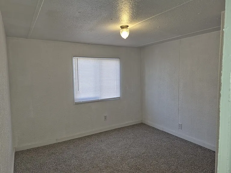 209 S Avenue B #11 — Photo 7