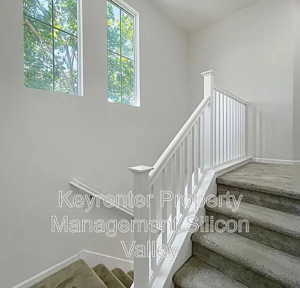 638 Cedarville Ln — Photo 12