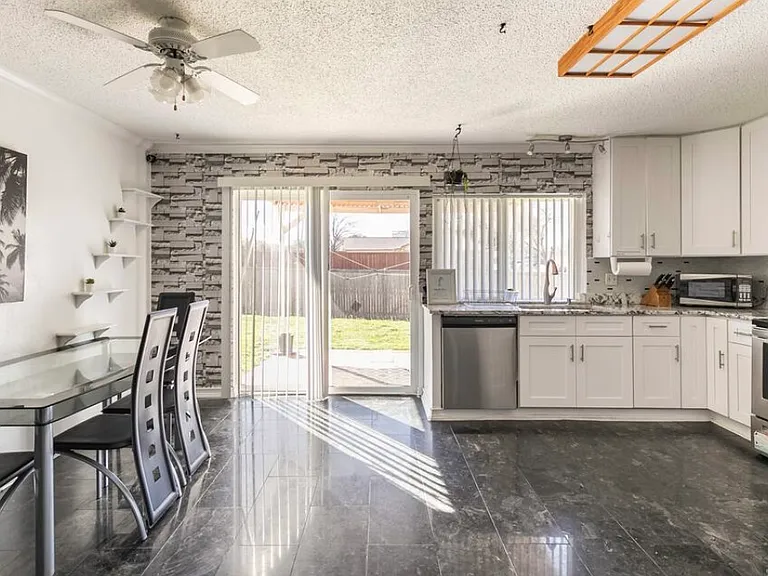 2930 Lancer Ln — Photo 6
