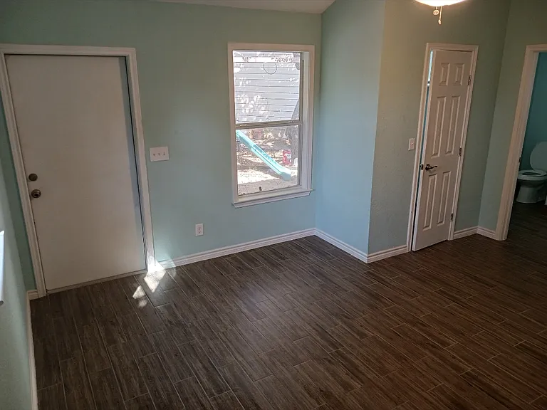 719 Canyon Acres #1 — Photo 4