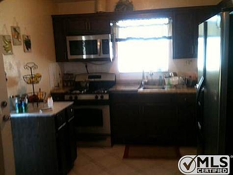4th image of 11442 Roseville Dr