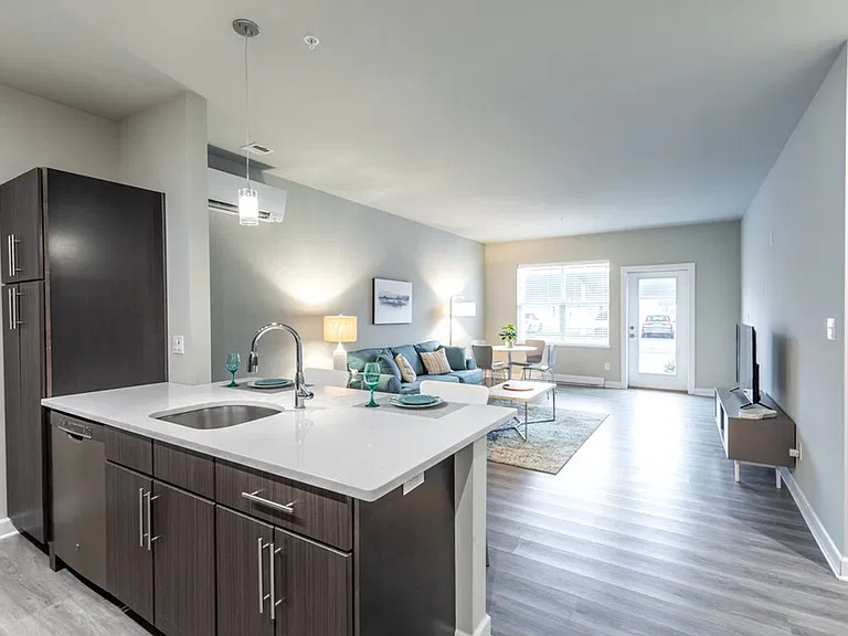 Solara Luxury Apartments — Photo 44