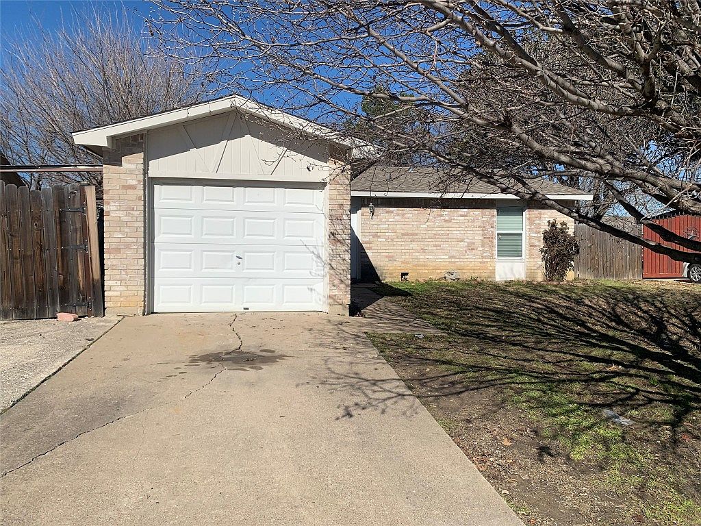 2445 McAdoo Ln, Fort Worth, TX 76131 | Zillow