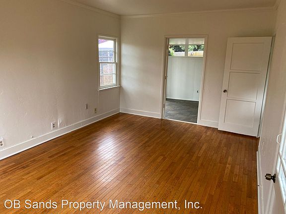 5th image of 3122 41st St