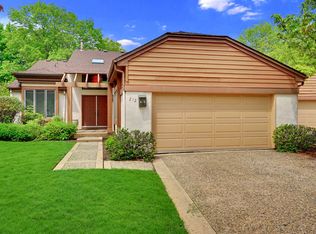 212 Sayre Dr, Princeton, NJ 08540