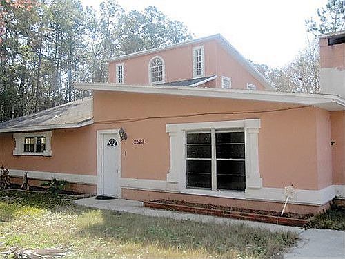 1st image of 2523 NE 5th Pl