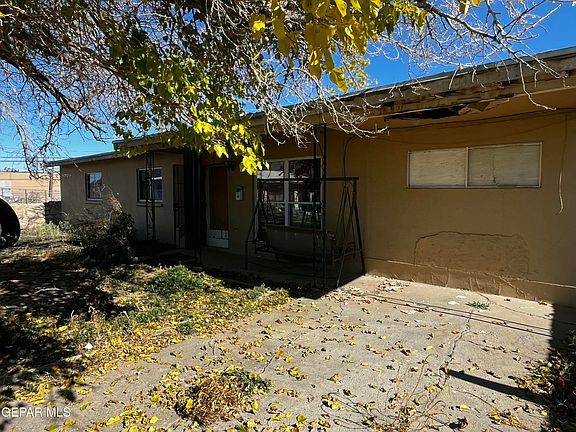 3rd image of 4733 Guadalupe Dr