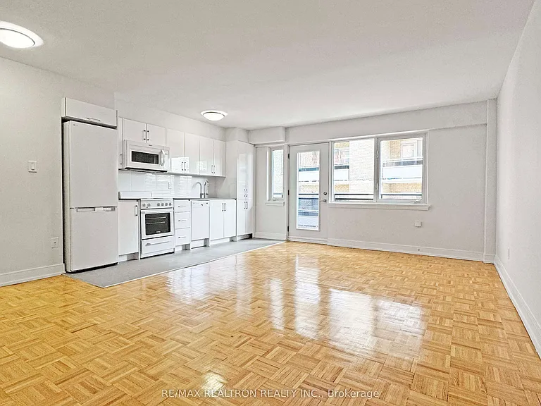 95 Lawton Blvd #607 — Photo 2