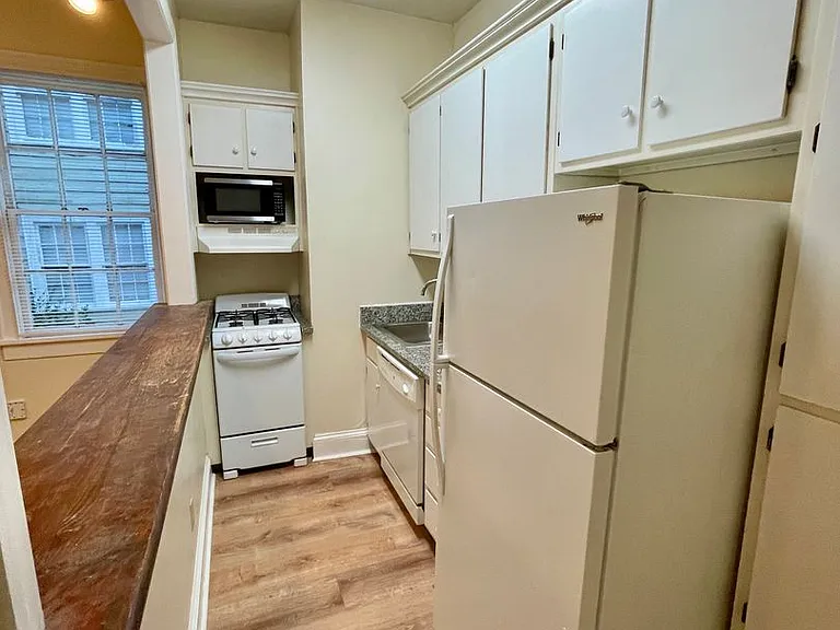405 N Madison St — Photo 7
