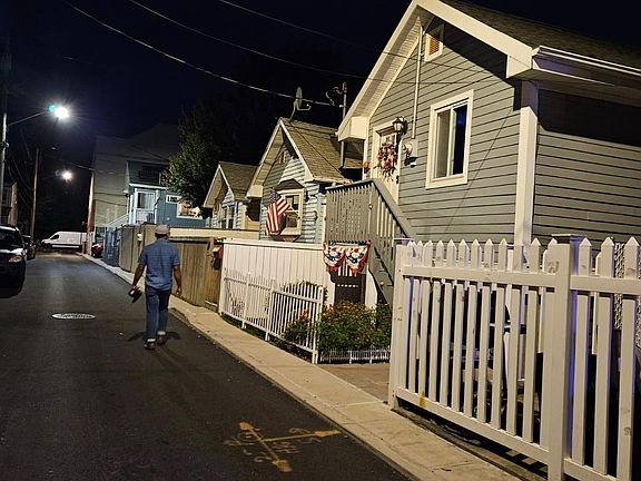 3rd image of 46 Seafoam St