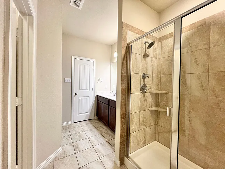 215 Clark Dr — Photo 14