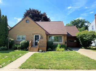 2510 Chatham Rd, Lansing, MI 48910