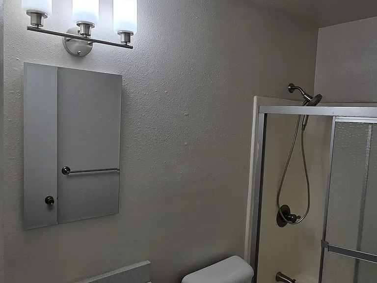 4708 Tennessee St NE — Photo 6
