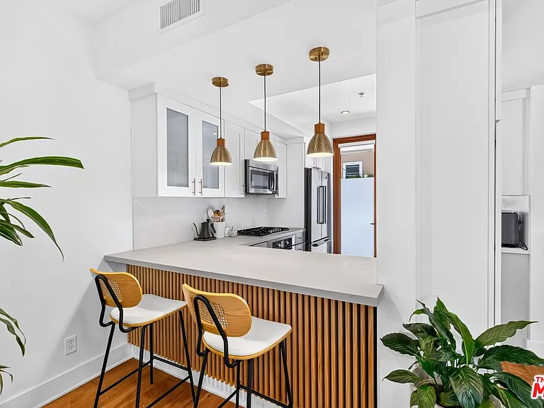 1327 Euclid St #3 — Photo 13