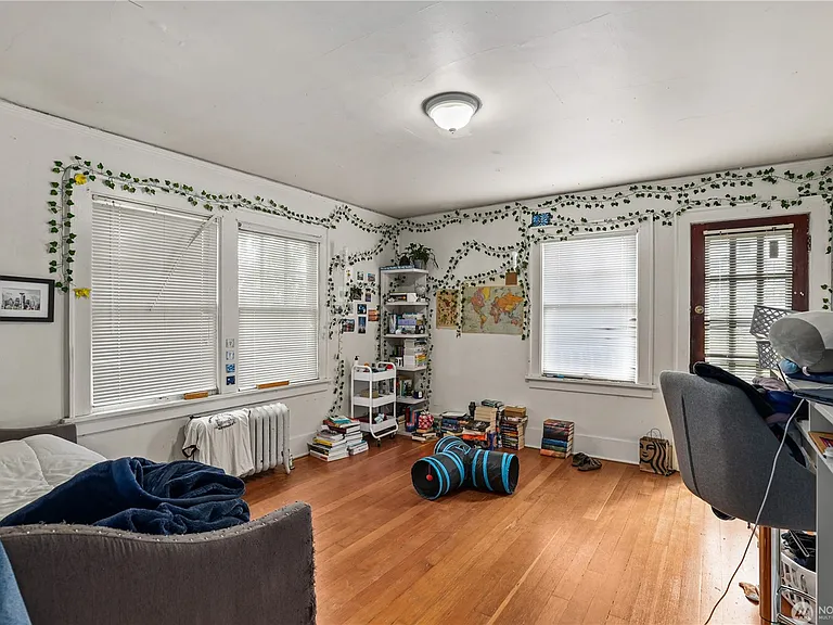 5046 19th Ave NE #U — Photo 4