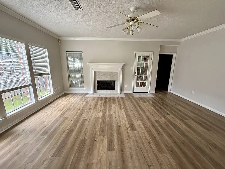 854 Louise Ave — Photo 6