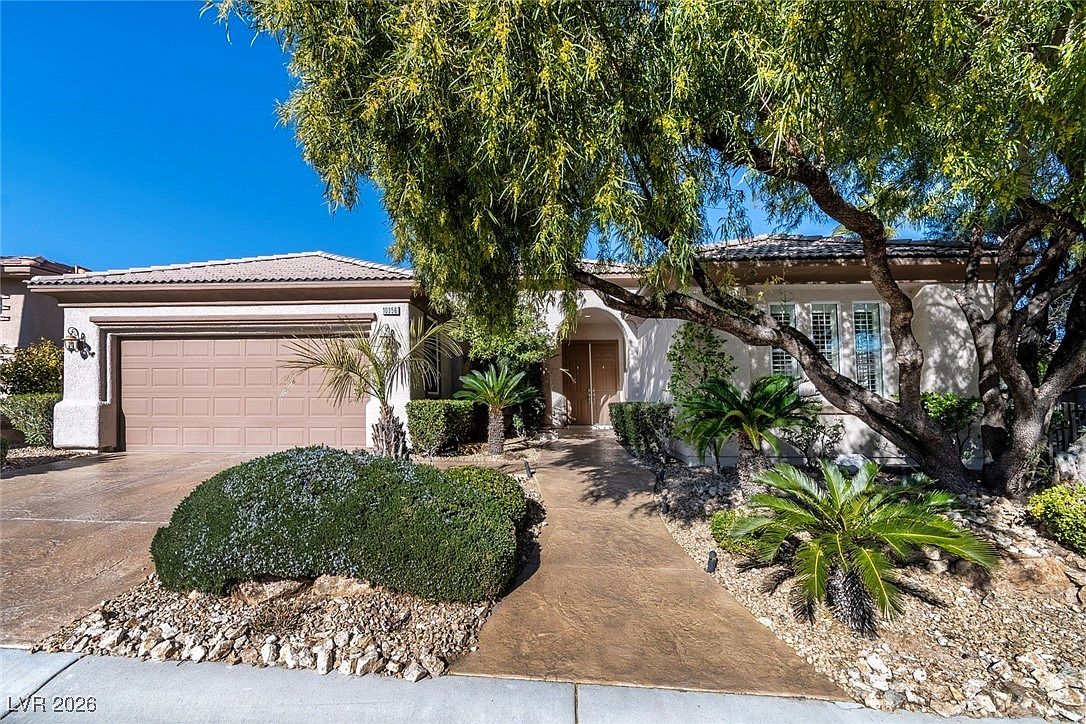 10356 Luna Magico Ave
