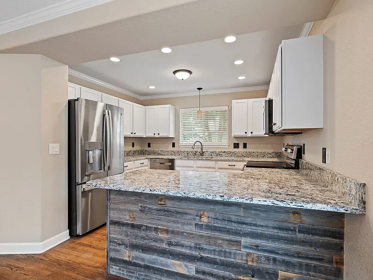 2603 Thoreau Dr — Photo 6