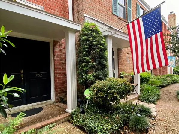 752 Augusta Dr, Houston, TX 77057