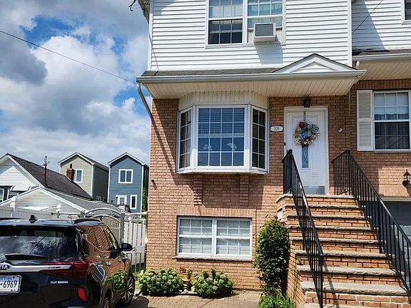 3rd image of 229 Colony Ave