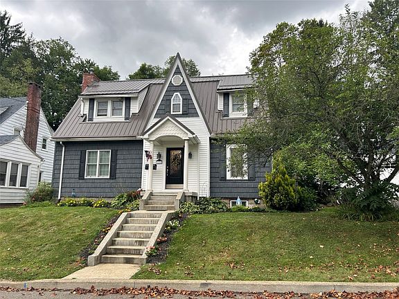 3rd image of 826 Irvin Ave