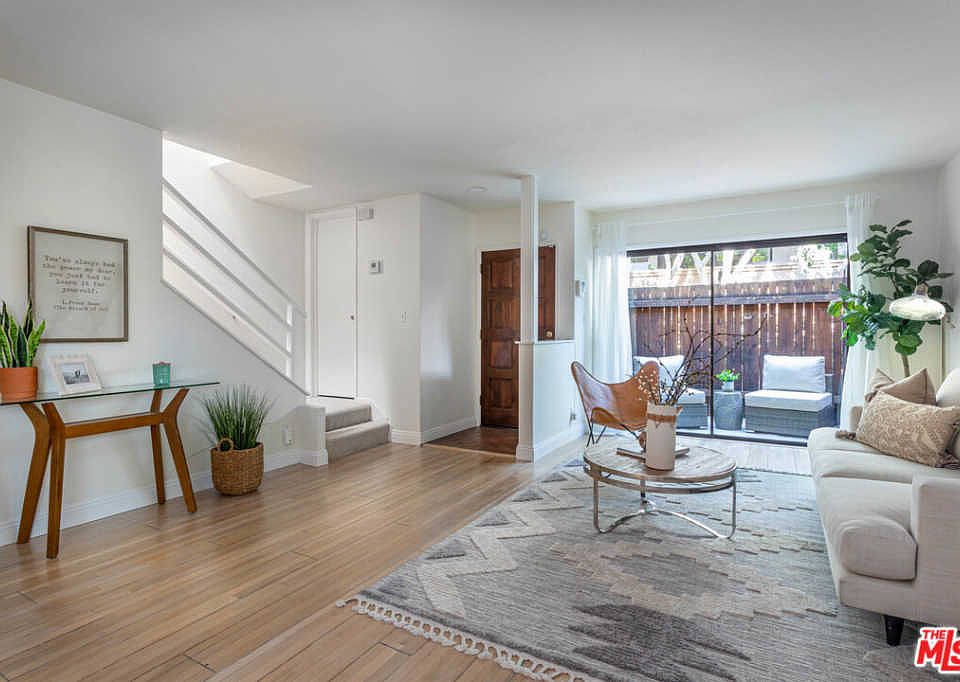 1st image of 360 S Barrington Ave