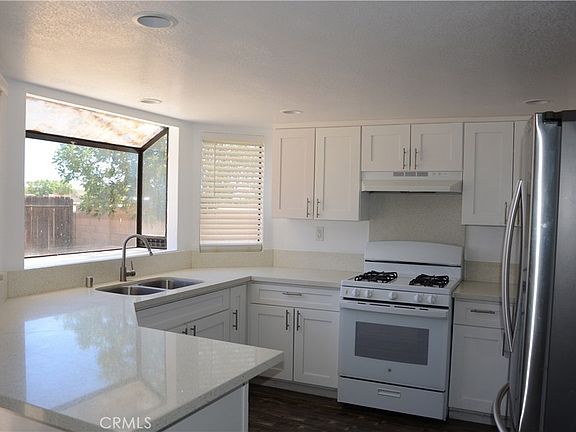 4th image of 43600 Santa Rosa Cir