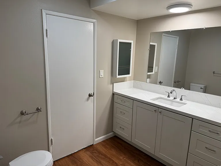 325 E Amerige Ave #A — Photo 21