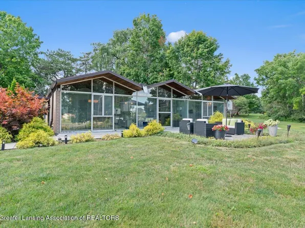 3815 Waverly Hills Rd, Lansing, MI 48917