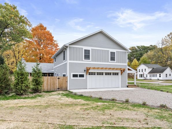 116 W Clay St, New Buffalo, MI 49117