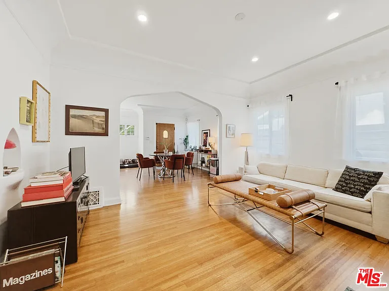 934 N Harper Ave — Photo 5